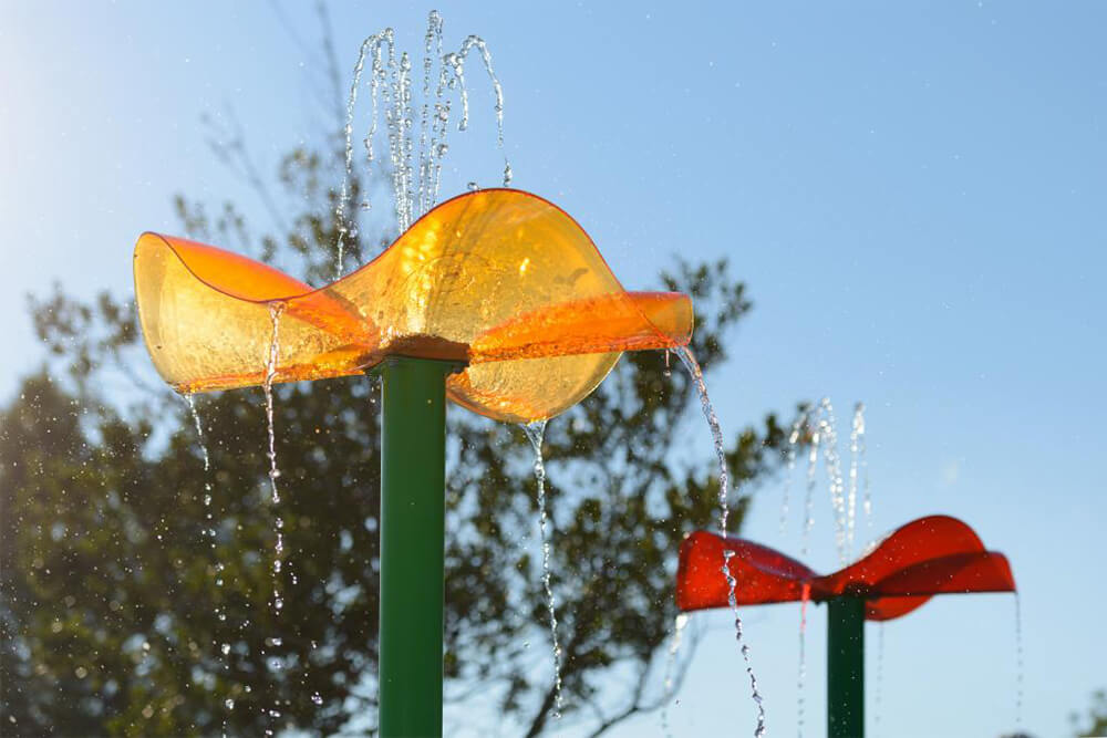 aqua flower splash pad