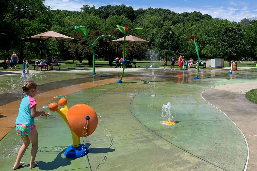 snail spring splash pad